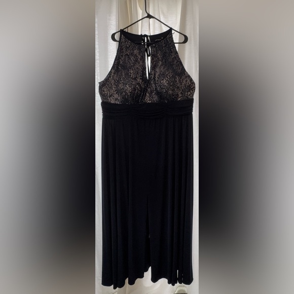 Elegant navy Lace Maxi Dress - Picture 2 of 8